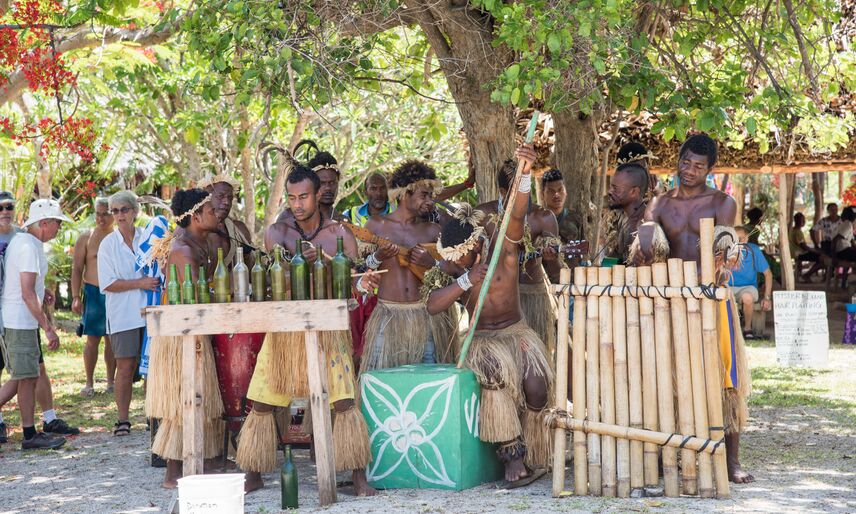 Вануату: Полученные гражданские права являются пожизненными и могут передаваться по наследству.